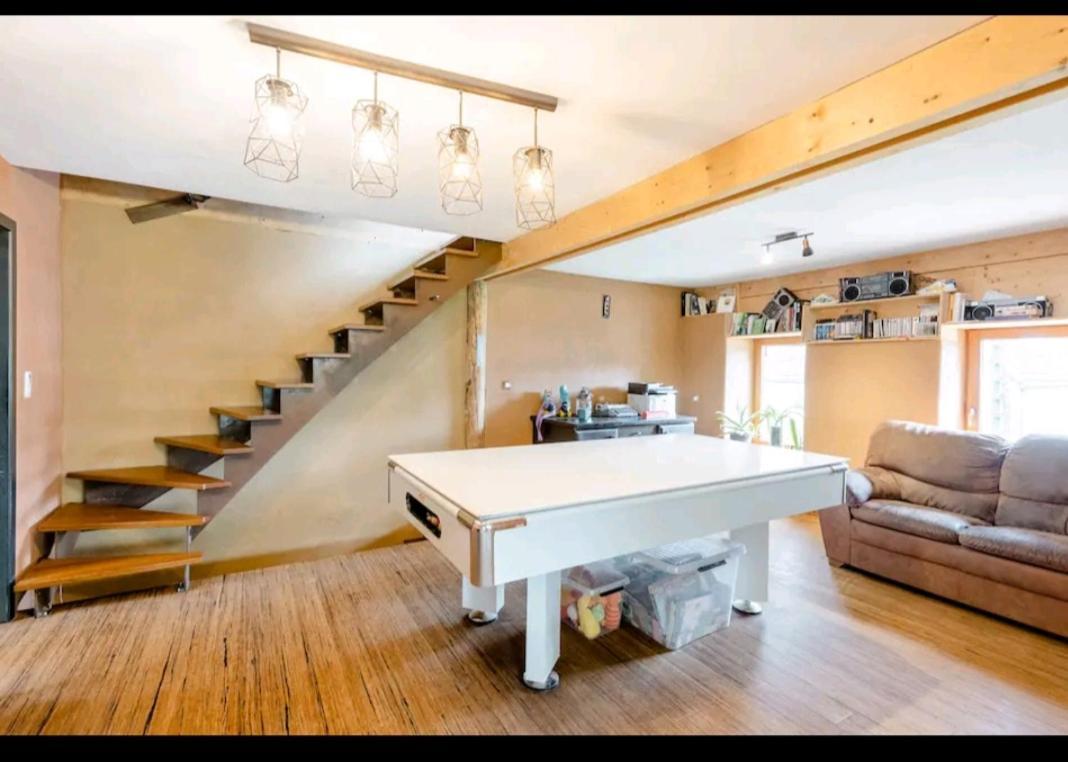 Gee Is Sharing Her Home Liege Luaran gambar